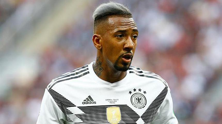 Boateng'den Mesut &Ouml;zil'e destek
