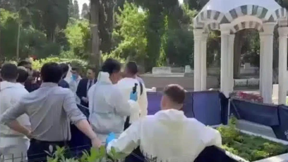 Feth-i kabir sonrası Denizolgun un naaşı mezara yerleştirildi 1