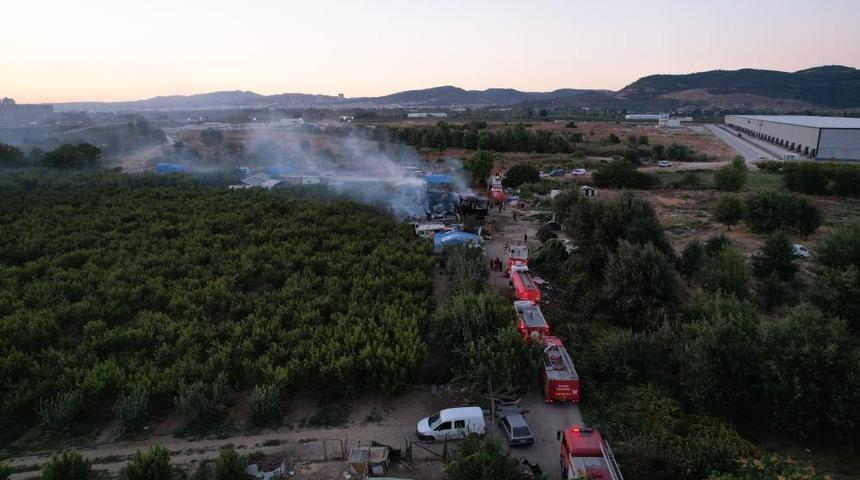 Bursa'da &ccedil;iftlik alev alev yandı: Olay yeri dron ile g&ouml;r&uuml;nt&uuml;lendi