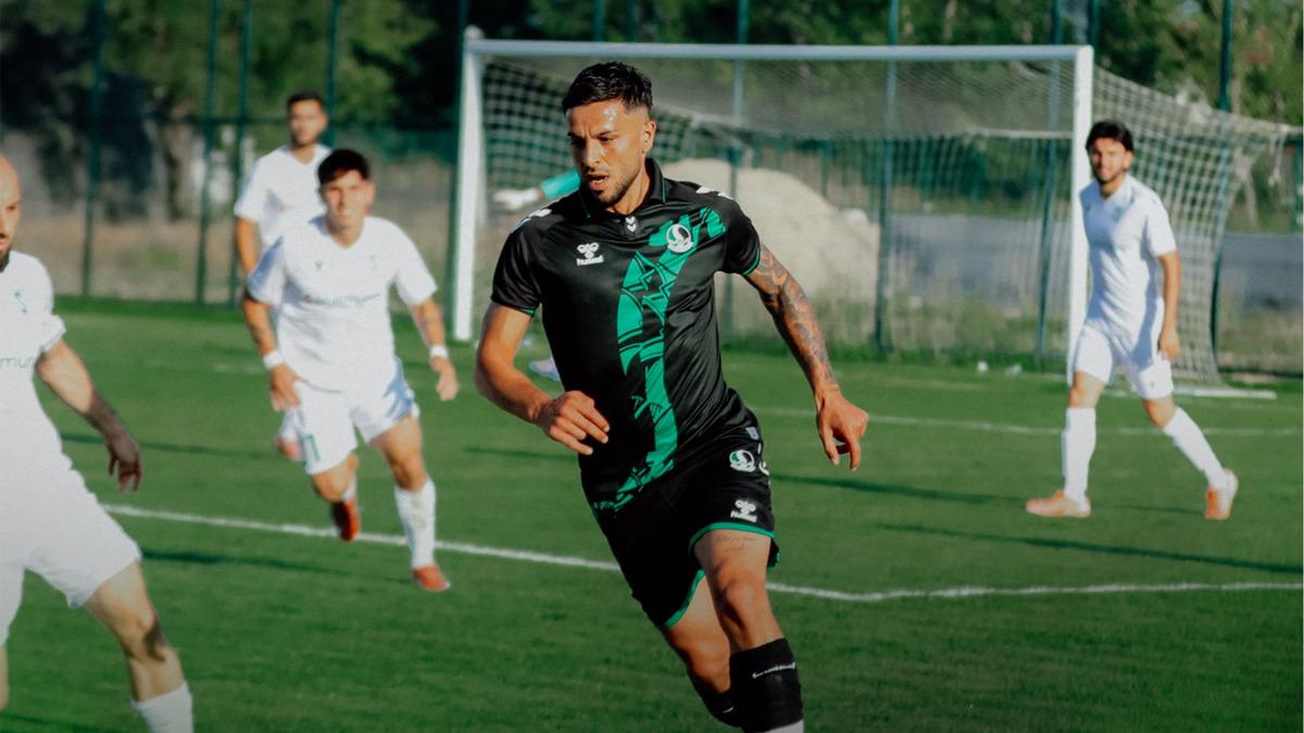 Sakaryaspor ile Sebail FK hazırlık maçında saha karıştı 1