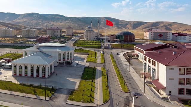 Binası bile olmayan üniversiteye büyük ilgi! Bu devlet okuluna sadece derece yapanlar girebildi