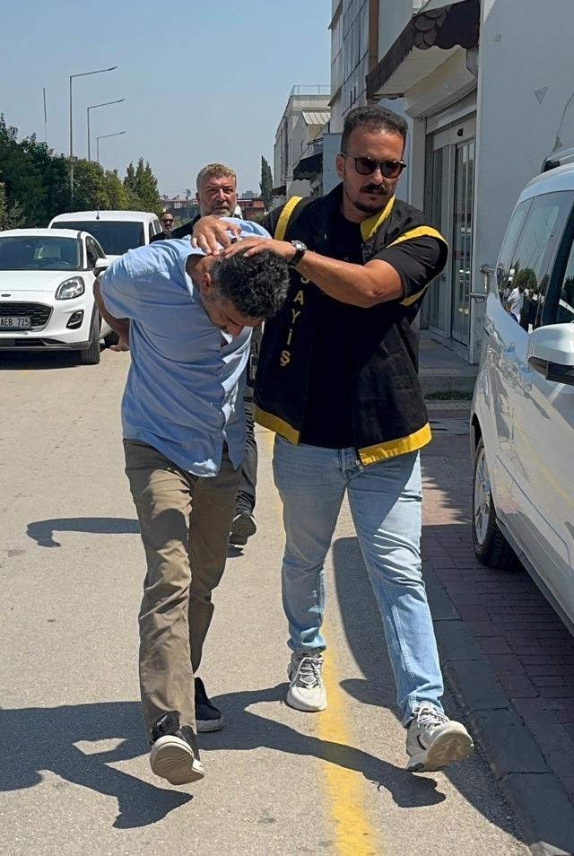 Adana da baba ve oğlunu silahla öldüren zanlı tutuklandı 3