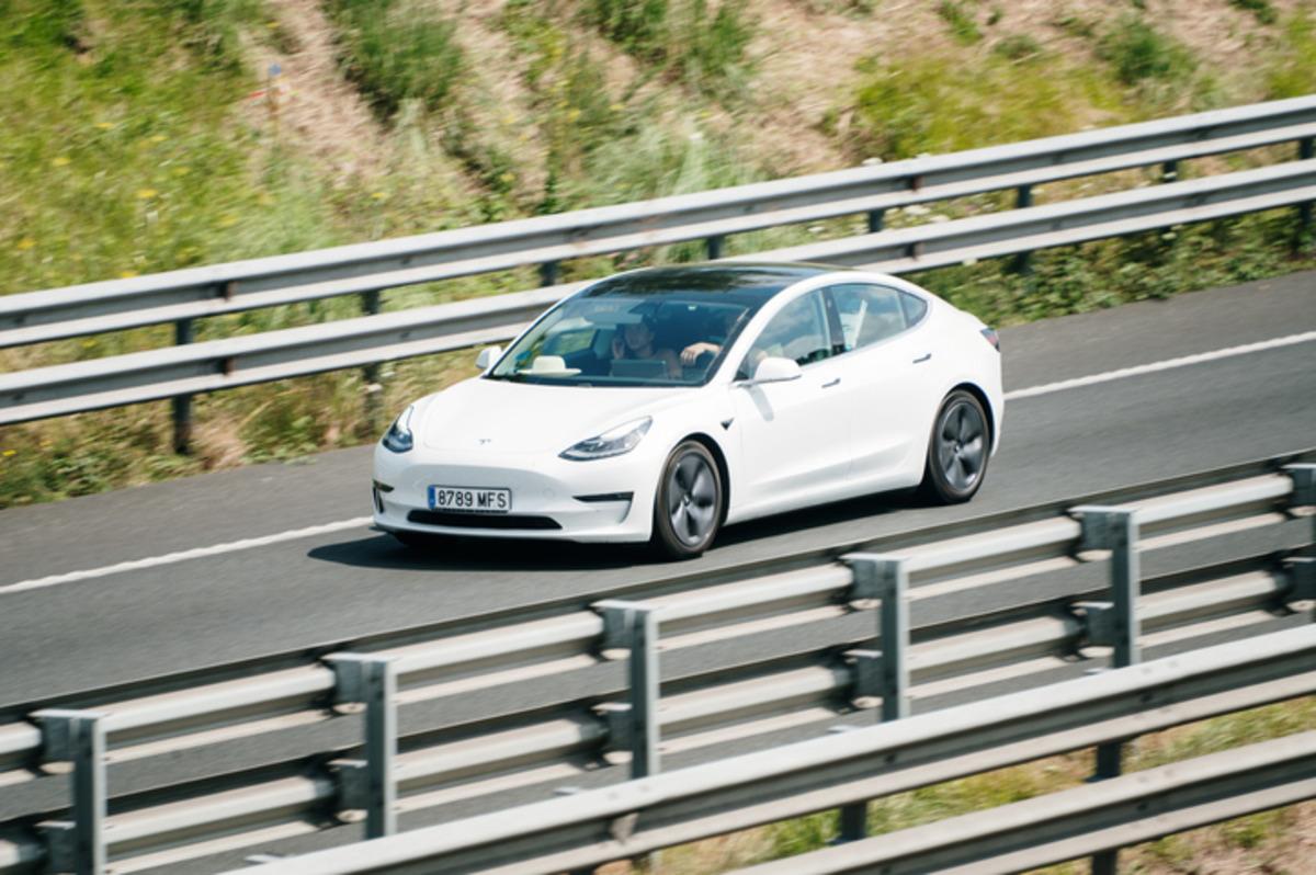 Elektrikli araçları giderken şarj edecek otoyol geliyor! 2029 da halka açılacak 1