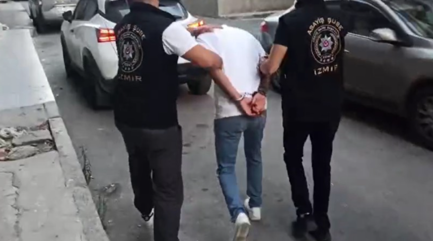 Bakan G&uuml;rlek a&ccedil;ıkladı! O taraftar gruplarına operasyon: 28 g&ouml;zaltı