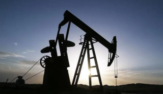 Brent petrol&uuml;n varili 93,40 dolardan işlem g&ouml;r&uuml;yor
