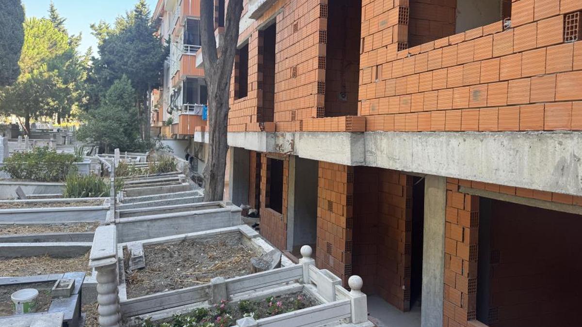 Şaşırtan görüntüler! Mezarlık manzaralı satılık sıfır daireler 2