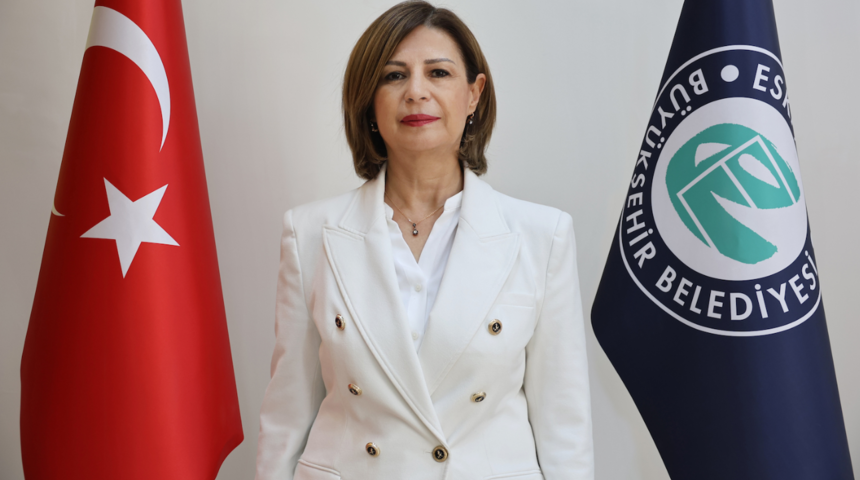 Yeni Parti'ye bir b&uuml;y&uuml;kşehir belediyesi daha: Ayşe &Uuml;nl&uuml;ce istifasını resmen duyurdu