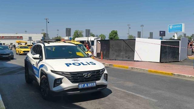 Emekli polis kız arkadaşını tabancayla vurarak &ouml;ld&uuml;rd&uuml; 2
