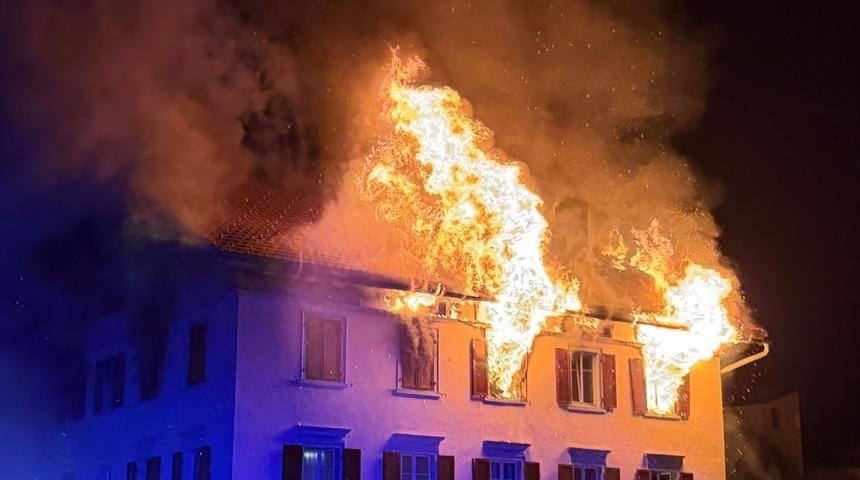 İsvi&ccedil;re&rsquo;de restoranda yangın: 8 yaralı, 5 kayıp