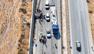Aydın&rsquo;da trakt&ouml;r tırla &ccedil;arpıştı: 1 &ouml;l&uuml;, 2 yaralı