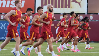 Galatasaray'da ayrılık kapıda! Geldiği gibi gidiyor