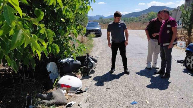 Bolu&rsquo;da otomobille &ccedil;arpışan motosikletin s&uuml;r&uuml;c&uuml;s&uuml; yaralandı 6