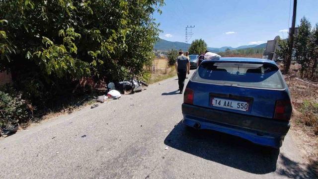Bolu&rsquo;da otomobille &ccedil;arpışan motosikletin s&uuml;r&uuml;c&uuml;s&uuml; yaralandı 3
