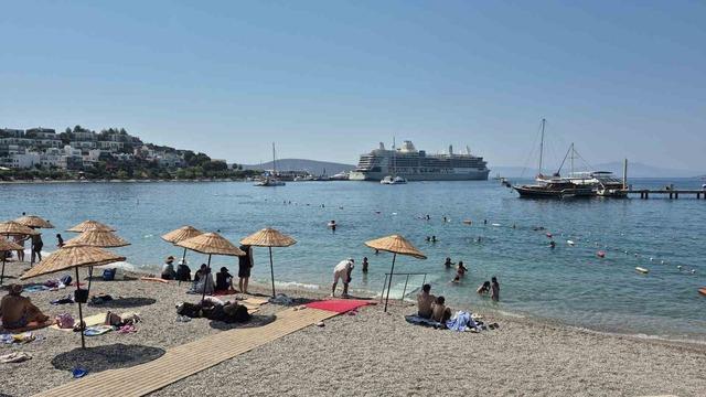 Bodrum&rsquo;a iki gemi ile 1144 yolcu geldi 1