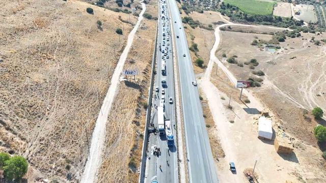 Kazalar sonrası Aydın Muğla karayolu kilitlendi: "Ara&ccedil; kuyruğu 5 kilometreye ulaştı" 7