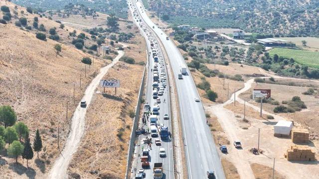 Kazalar sonrası Aydın Muğla karayolu kilitlendi: "Ara&ccedil; kuyruğu 5 kilometreye ulaştı" 1
