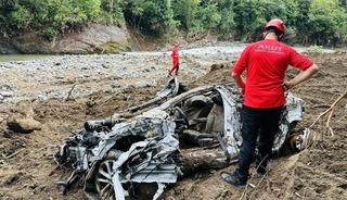Yeğeniyle selde kaybolan ve 7 g&uuml;n sonra cansız bedeni bulunan dayı, toprağa verildi