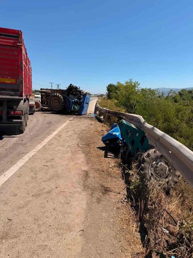 Tır ile trakt&ouml;r &ccedil;arpıştı: 1 yaralı 3