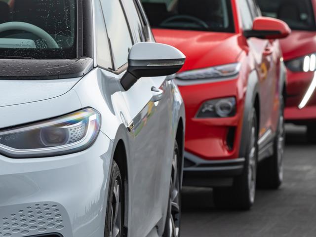 Tesla, 2 milyon aracını geri &ccedil;ağırıyor! İşte o modeller...