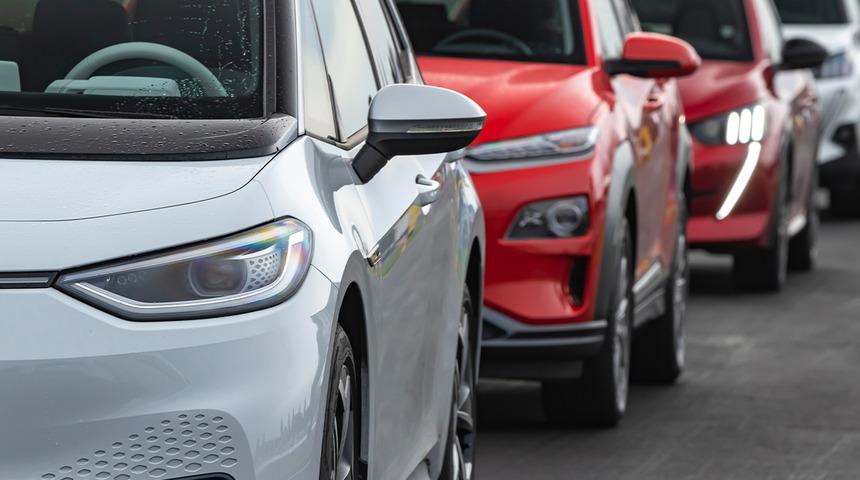 Tesla, 2 milyon aracını geri &ccedil;ağırıyor! İşte o modeller...