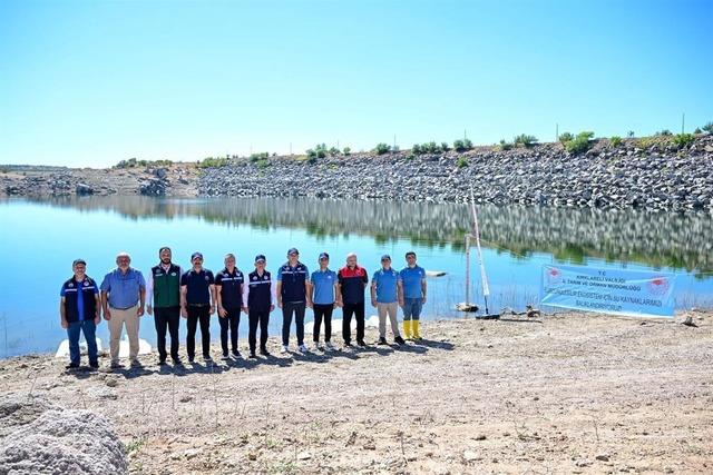 Kırklareli Barajı&rsquo;na 450 bin yavru sazan bırakıldı 3