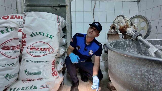 Şahinbey&rsquo;de hijyen kurallarını hi&ccedil;e sayan fırına 7 g&uuml;nl&uuml;k kapatma cezası 3