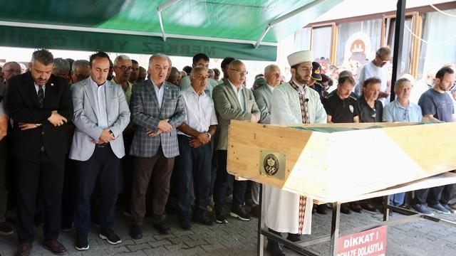 Giresun'da sele kapılarak hayatını kaybeden öğretmenin cenazesi toprağa verildi