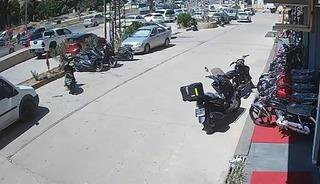 Otomobilin &ccedil;arptığı kadın metrelerce havaya u&ccedil;arak can verdi