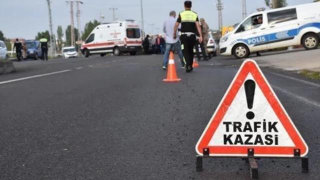 Gaziantep’te otomobiller kafa kafaya çarpıştı: 1’i ağır 3 yaralı