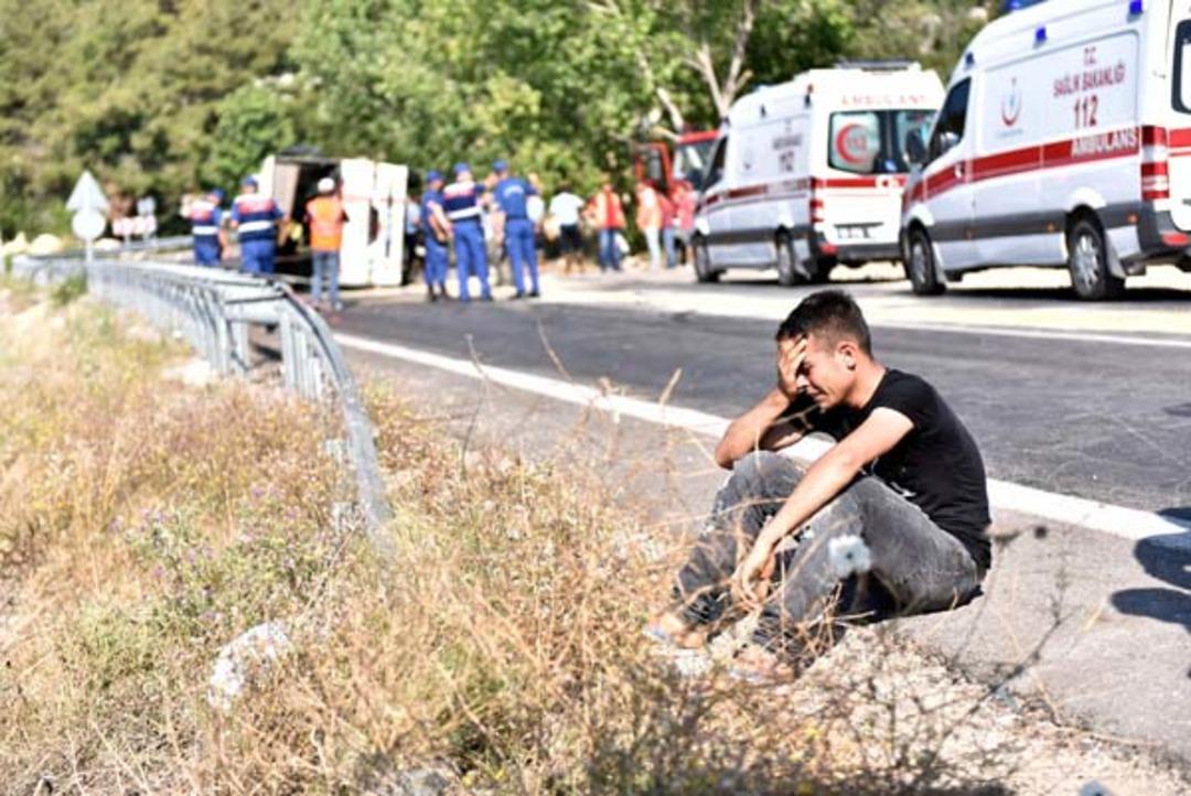 Mersin'de feci kaza! &Ouml;l&uuml;ler ve yaralılar var 