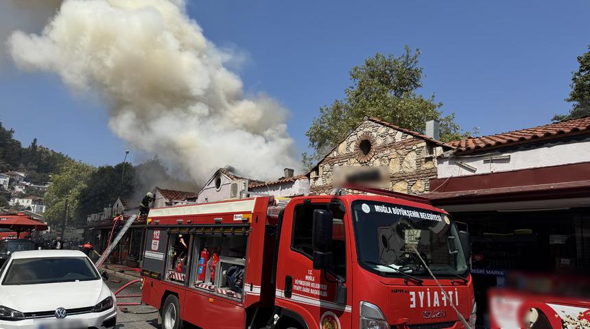 Fethiye'de restoranda &ccedil;ıkan yangın s&ouml;nd&uuml;r&uuml;ld&uuml;