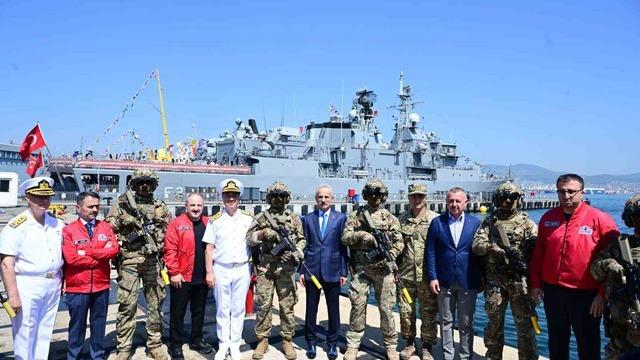 Ulaştırma ve Altyapı Bakanı Uraloğlu, TEKNOFEST Mavi Vatan’ı ziyaret etti
