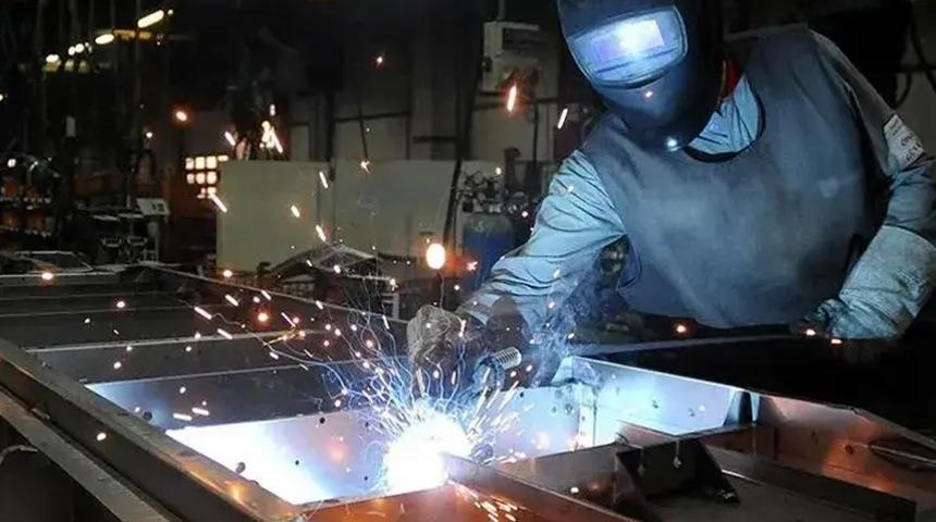 O &uuml;lkede imalat sanayi ağustosta son 4 yılın en g&uuml;&ccedil;l&uuml; b&uuml;y&uuml;mesini kaydetti