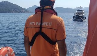 Fethiye a&ccedil;ıklarında s&uuml;r&uuml;klenen teknedeki 3 kişi kurtarıldı