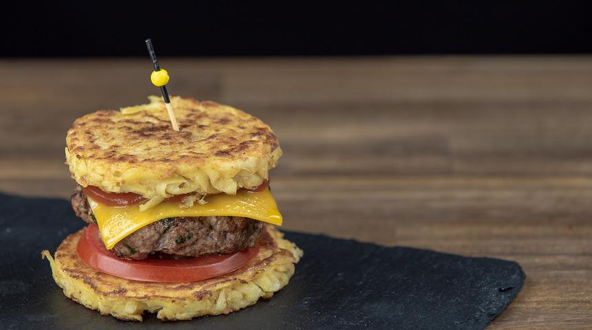 Bambaşka Bir Lezzet: Patates Burger 