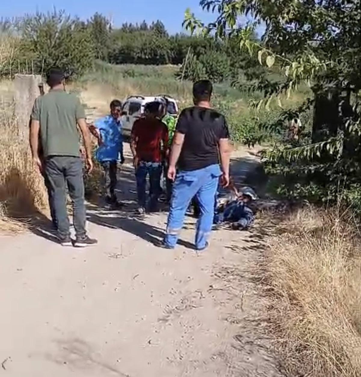 Kontrolden çıkan otomobil şarampole devrildi: 2 yaralı 2