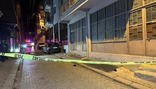 Uşak&rsquo;ta 1 kişinin bı&ccedil;akla ve t&uuml;fekle ağır yaralandığı olayda 2 ş&uuml;pheli tutuklandı