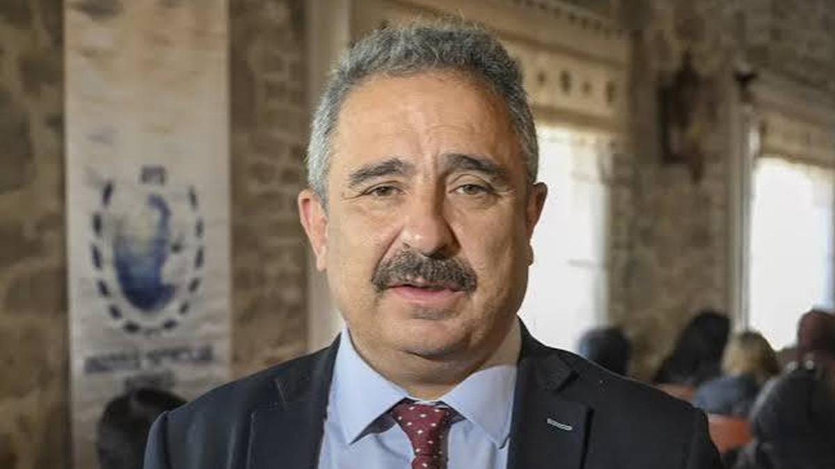 &Ouml;zg&uuml;r &Ouml;zel ile ilgili &ccedil;arpıcı iddia! O isimleri g&ouml;revden alacak: Tarih verildi 2