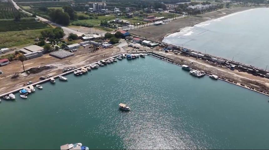 Vali Masatlı, D&ouml;rtyol Balık&ccedil;ı Barınağı&rsquo;ndaki &ccedil;alışmaları inceledi