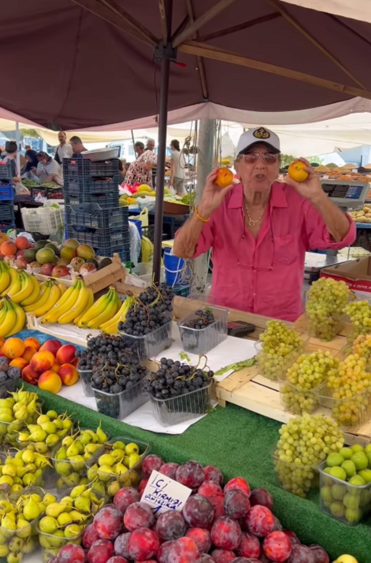 Usta oyuncu Ali Poyrazoğlu pazarda tezgah açtı! Son hali gündem oldu 1