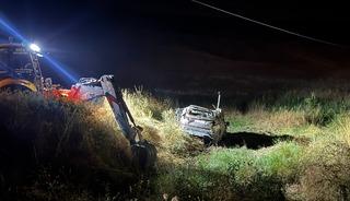 Otomobille TIR, kafa kafaya &ccedil;arpıştı: 2 &ouml;l&uuml;, 1 yaralı