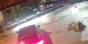 Dakikalarca boğdu, can &ccedil;ekişirken izledi!