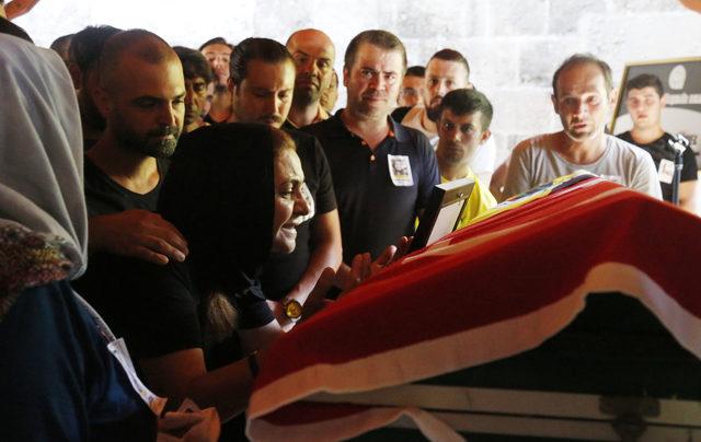 Dominik'te öldürülen kameraman, Antalya'da toprağa verildi