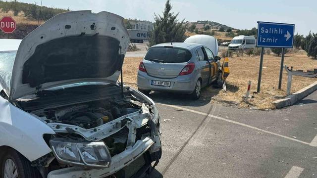 Otomobiller kavşakta çarpıştı: 1 yaralı