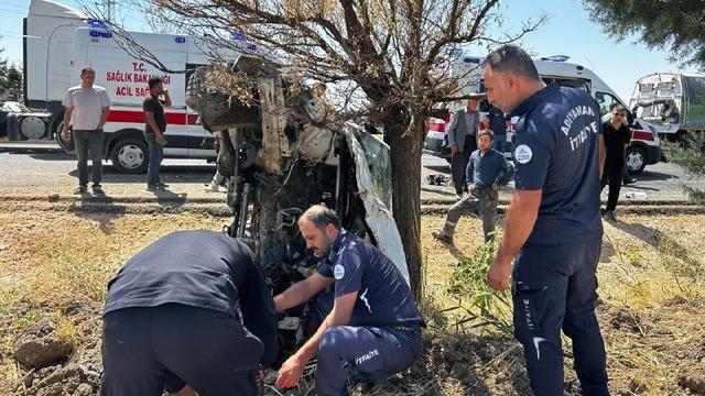 Düğün törenine giden aile kaza yaptı: 6 yaralı