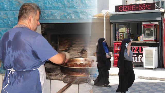 Termometrelerin 55 dereceyi bulduğu Cizre'de, fırın ustaları 80 derecede ekmek üretiyor