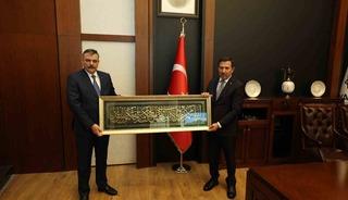 Karatay&rsquo;ın geleceğine y&ouml;nelik &ccedil;alışmalar Bakan &Ccedil;ift&ccedil;i&rsquo;ye sunuldu