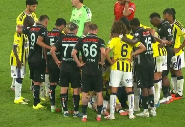 Fenerbahçe'de herkesi korkutan sakatlık! İlk gelen haber: Bilinci açık
