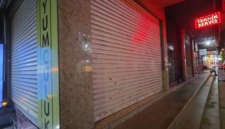 K&uuml;&ccedil;&uuml;k&ccedil;ekmece'de kuyumcu d&uuml;kkanına silahlı saldırı