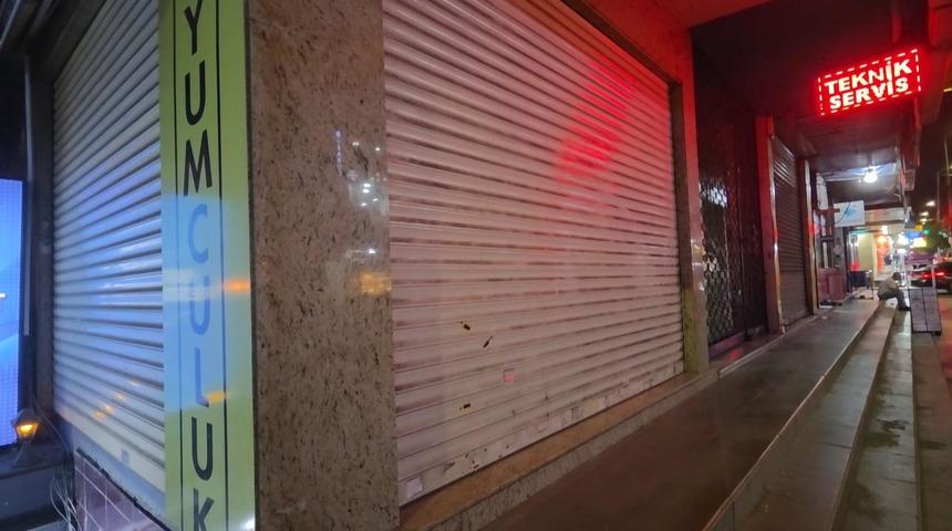 K&uuml;&ccedil;&uuml;k&ccedil;ekmece'de kuyumcu d&uuml;kkanına silahlı saldırı
